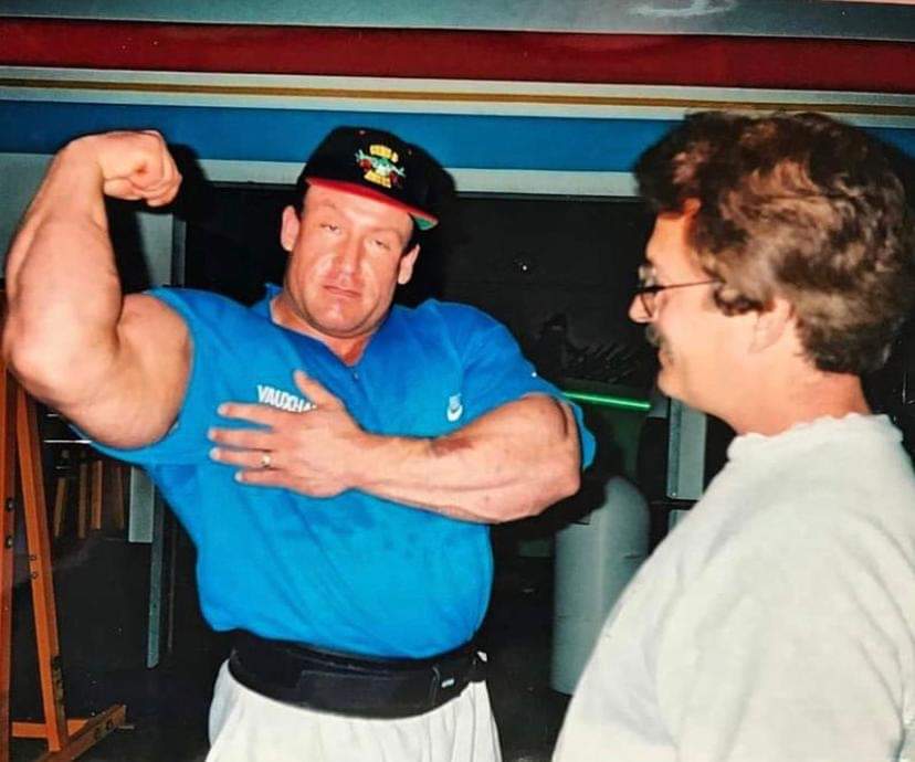 dorian yates in palestra con mike mentzer